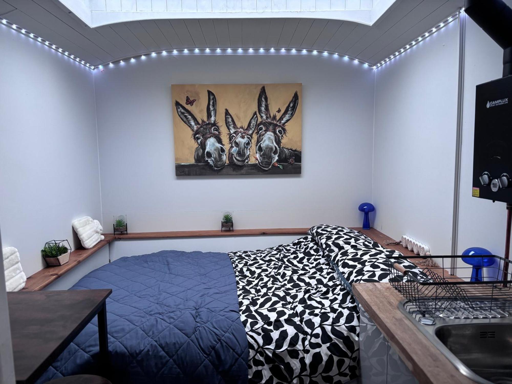 Quex Livery Glamping Birchington-on-Sea ภายนอก รูปภาพ