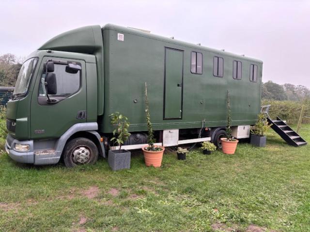 Quex Livery Glamping Birchington-on-Sea ภายนอก รูปภาพ